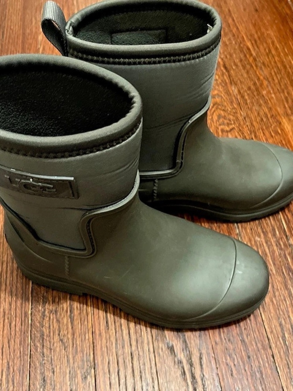 UGG Adirondack III Waterproof Boots Green US 8